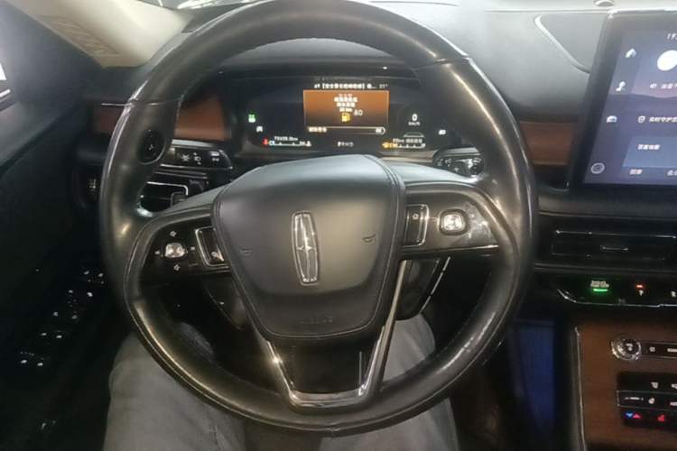 Used Lincoln Aviator 2021 3.0T V6 Four-Wheel Drive Luxury Edition Steering Wheel