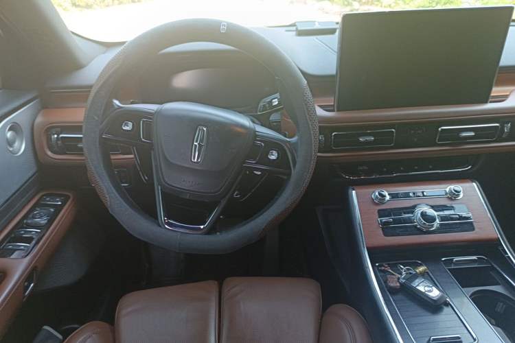 Used Lincoln Aviator 2021 3.0T V6 All-Wheel-Drive MONO Limited Edition Steering Wheel