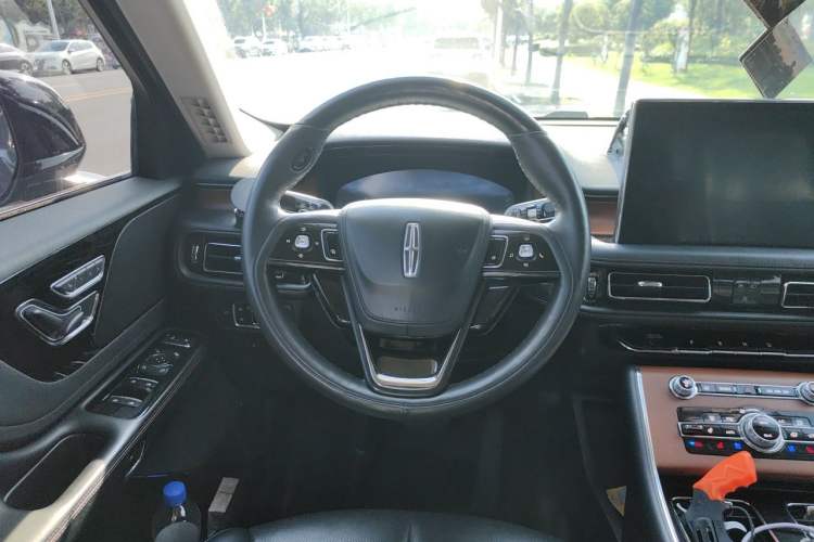 Used Lincoln Aviator 2021 3.0T V6 Four-Wheel Drive Luxury Edition Steering Wheel