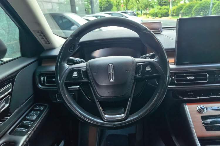 Used Lincoln Aviator 2021 3.0T V6 Four-Wheel Drive Luxury Edition Steering Wheel
