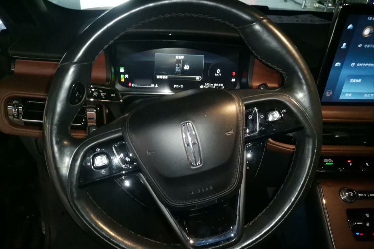 Used Lincoln Aviator 2021 3.0T V6 All-Wheel-Drive Executive Edition Steering Wheel