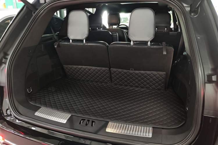 Used Lincoln Aviator 2021 3.0T V6 Four-Wheel Drive Luxury Edition Trunk