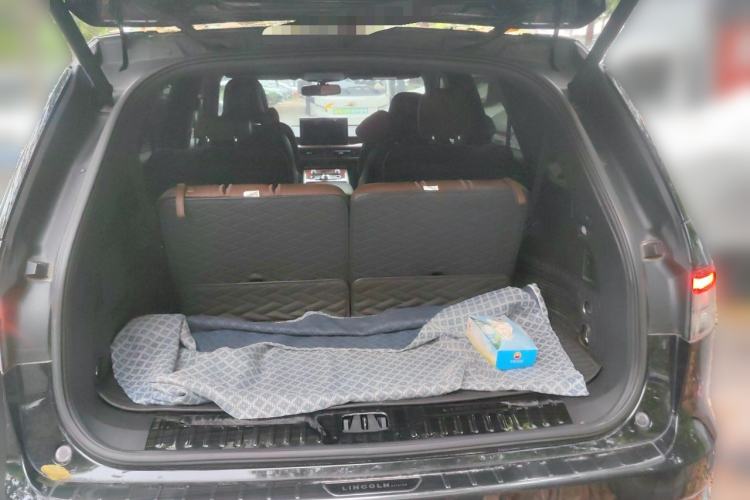 Used Lincoln Aviator 2021 3.0T V6 All-Wheel-Drive Executive Edition Trunk
