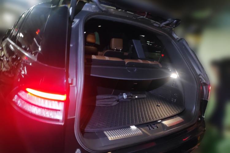 Used Lincoln Aviator 2021 3.0T V6 Four-Wheel Drive Zunya Edition Trunk