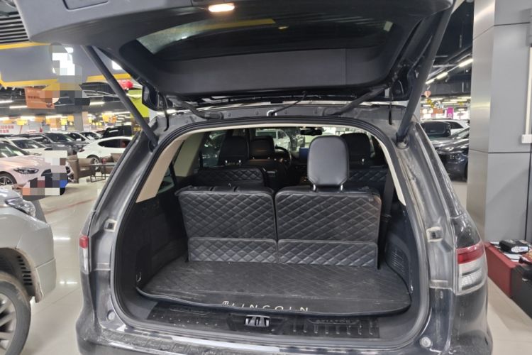 Used Lincoln Aviator 2021 3.0T V6 Four-Wheel Drive Luxury Edition Trunk