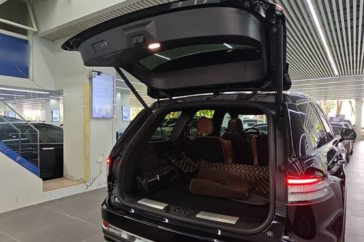 Used Lincoln Aviator 2021 3.0T V6 All-Wheel-Drive Executive Edition Trunk