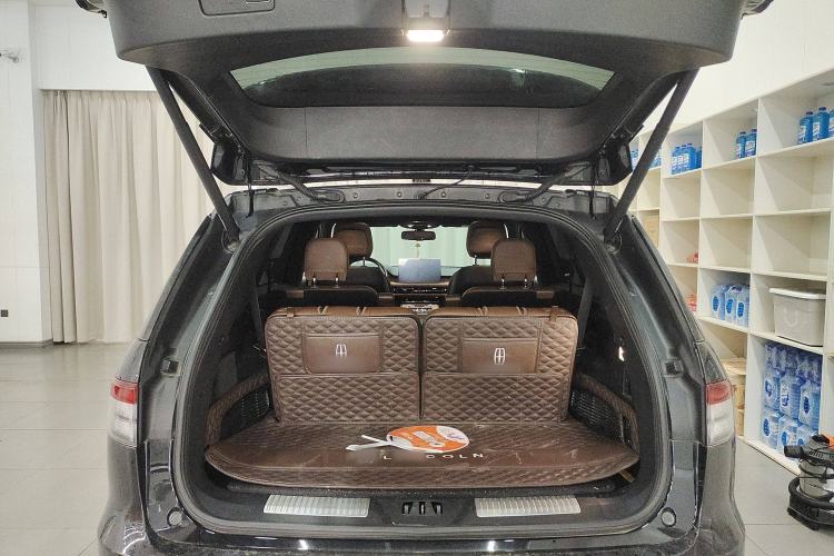 Used Lincoln Aviator 2021 3.0T V6 Four-Wheel Drive Zunya Edition Trunk