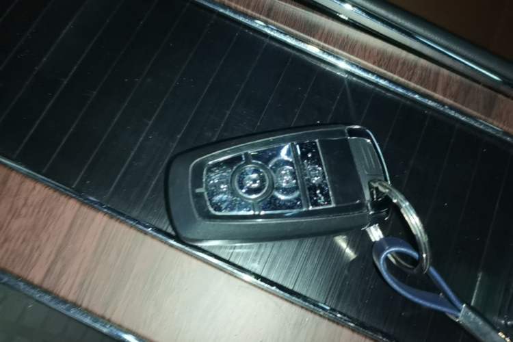 Used Lincoln Aviator 2021 3.0T V6 All-Wheel-Drive Executive Edition Vehicle Key