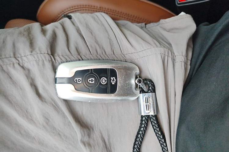 Used Lincoln Aviator 2021 3.0T V6 All-Wheel-Drive Executive Edition Vehicle Key