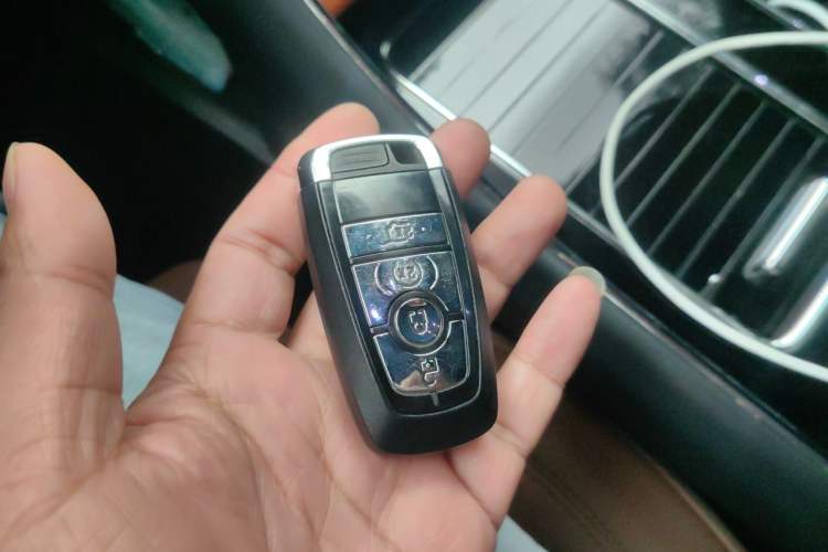 Used Lincoln Aviator 2021 3.0T V6 All-Wheel-Drive Executive Edition Vehicle Key