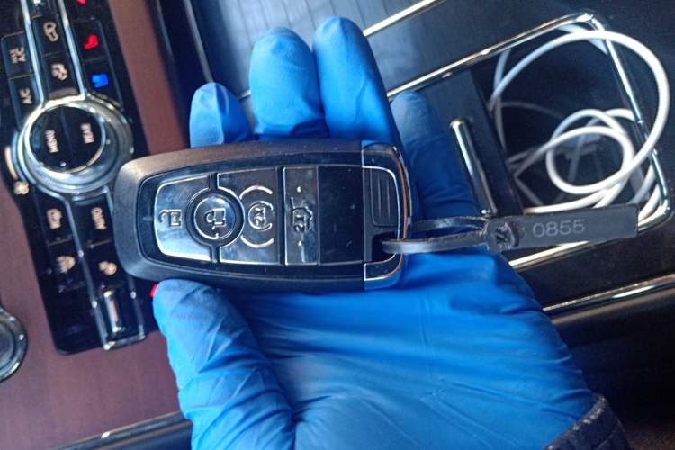 Used Lincoln Aviator 2021 3.0T V6 All-Wheel-Drive Executive Edition Vehicle Key
