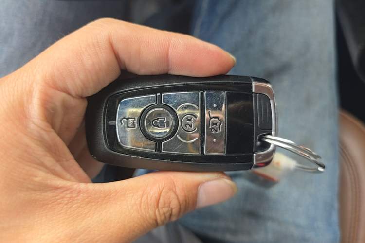Used Lincoln Aviator 2021 3.0T V6 All-Wheel-Drive Executive Edition Vehicle Key