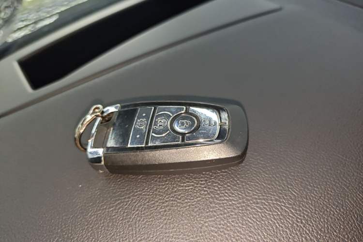 Used Lincoln Aviator 2021 3.0T V6 All-Wheel-Drive Executive Edition Vehicle Key