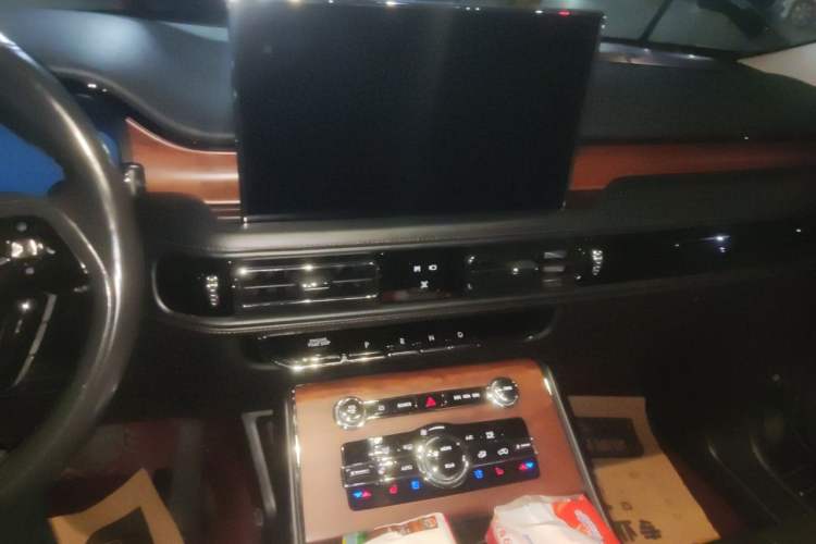 Used Lincoln Aviator 2021 3.0T V6 Four-Wheel Drive Luxury Edition Audio And AC Panel