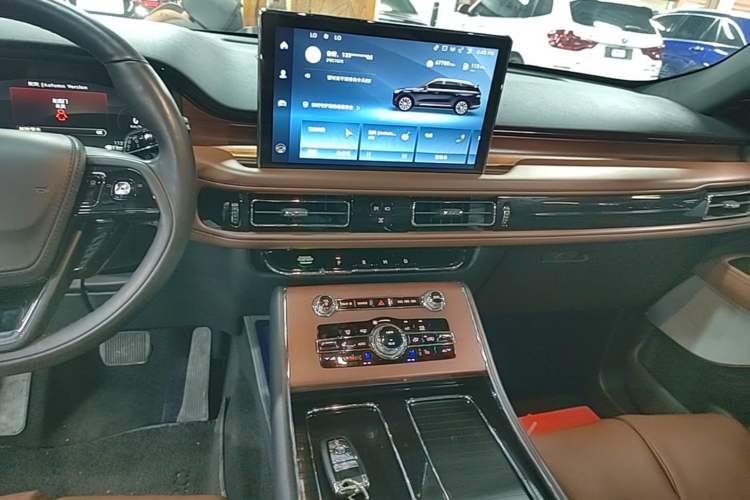 Used Lincoln Aviator 2021 3.0T V6 All-Wheel-Drive Executive Edition Audio And AC Panel