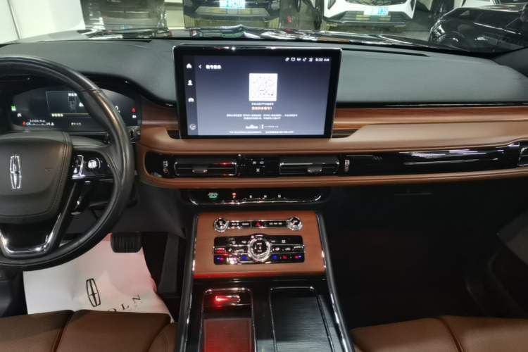 Used Lincoln Aviator 2021 3.0T V6 All-Wheel-Drive Executive Edition Audio And AC Panel