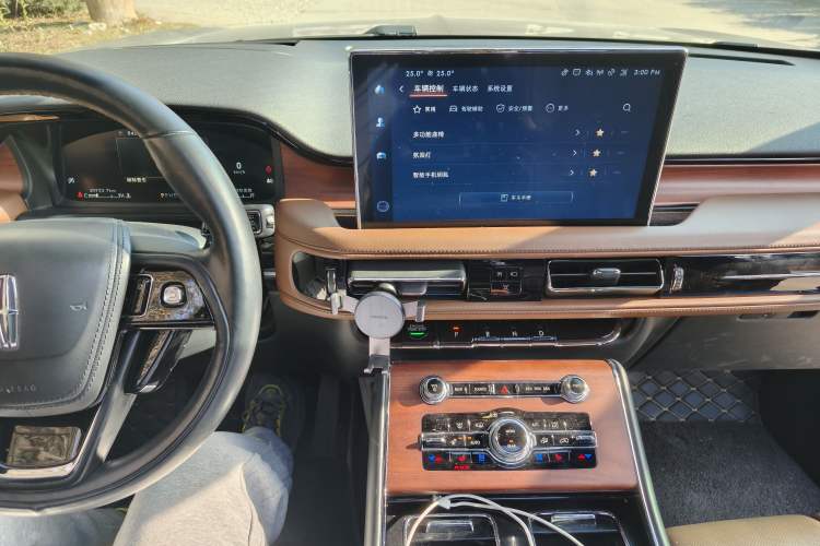 Used Lincoln Aviator 2021 3.0T V6 All-Wheel-Drive Executive Edition Audio And AC Panel