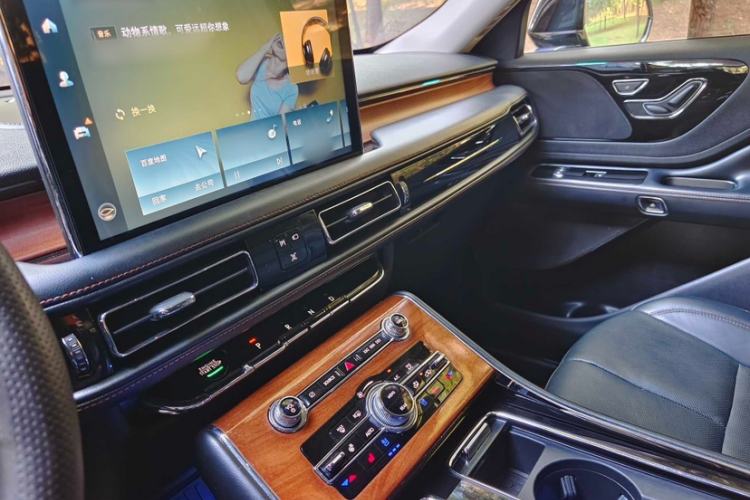 Used Lincoln Aviator 2021 3.0T V6 Four-Wheel Drive Luxury Edition Audio And AC Panel