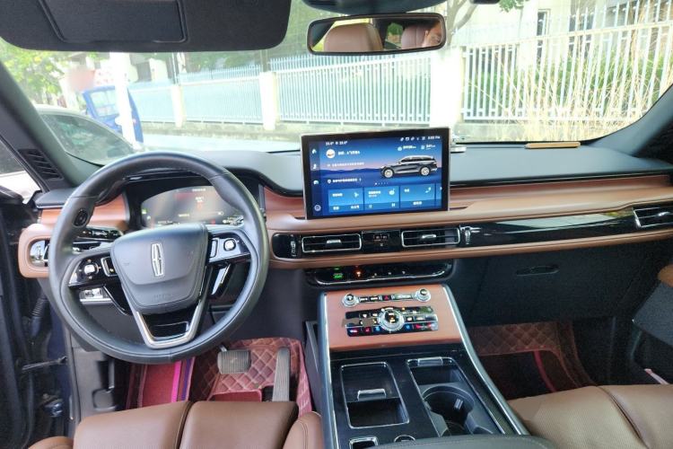 Used Lincoln Aviator 2021 3.0T V6 Four-Wheel Drive Zunya Edition Center Console