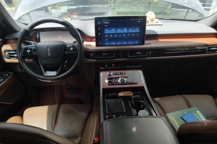 Used Lincoln Aviator 2021 3.0T V6 Four-Wheel Drive Zunya Edition Center Console