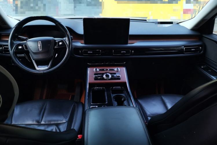 Used Lincoln Aviator 2021 3.0T V6 Four-Wheel Drive Luxury Edition Center Console