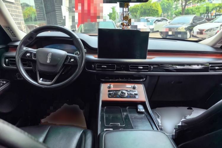 Used Lincoln Aviator 2021 3.0T V6 Four-Wheel Drive Zunya Edition Center Console
