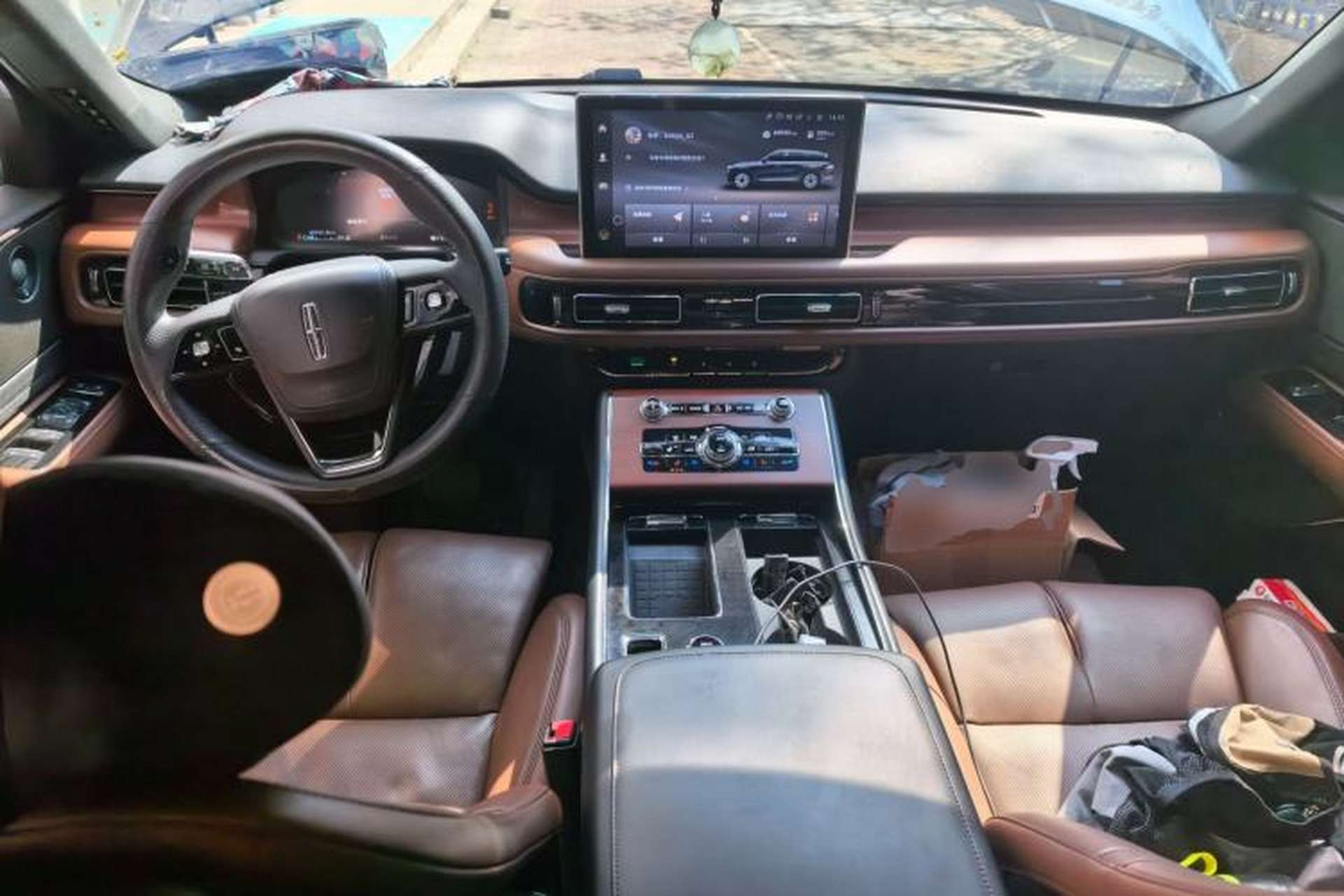Used Lincoln Aviator 2021 3.0T V6 Four-Wheel Drive Zunya Edition Center Console