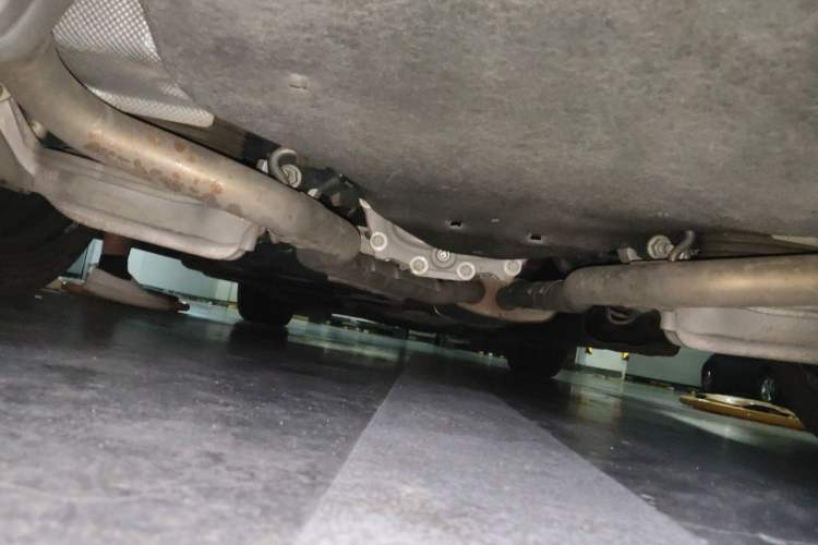 Used Lincoln Aviator 2021 3.0T V6 All-Wheel-Drive Executive Edition Chassis Rear