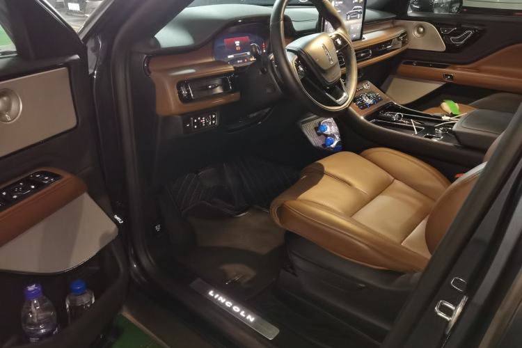 Used Lincoln Aviator 2021 3.0T V6 All-Wheel-Drive Executive Edition Driver Seat
