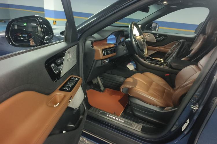Used Lincoln Aviator 2021 3.0T V6 All-Wheel-Drive Executive Edition Driver Seat