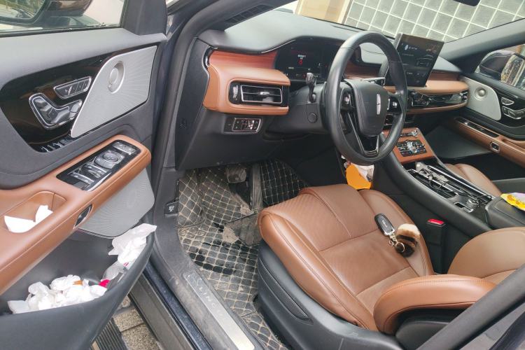 Used Lincoln Aviator 2021 3.0T V6 All-Wheel-Drive Executive Edition Driver Seat