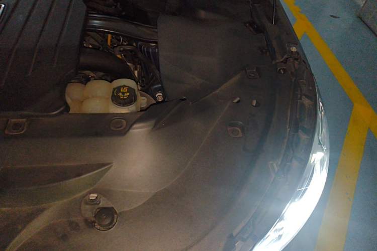 Used Lincoln Aviator 2021 3.0T V6 All-Wheel-Drive Executive Edition Engine Bay Left