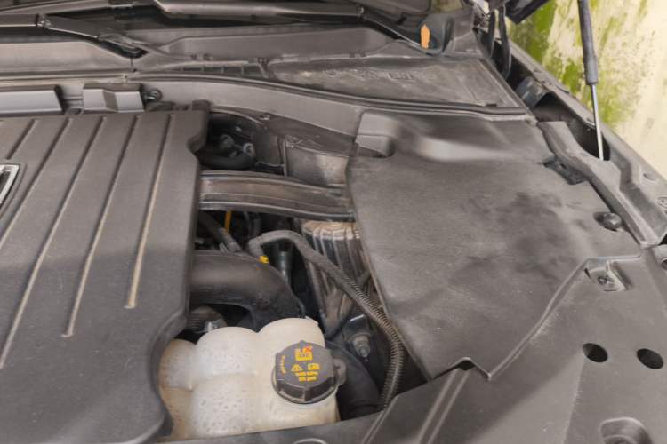 Used Lincoln Aviator 2021 3.0T V6 All-Wheel-Drive Executive Edition Engine Bay Left