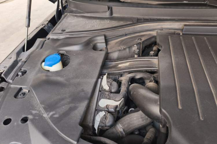 Used Lincoln Aviator 2021 3.0T V6 All-Wheel-Drive Executive Edition Engine Bay Right