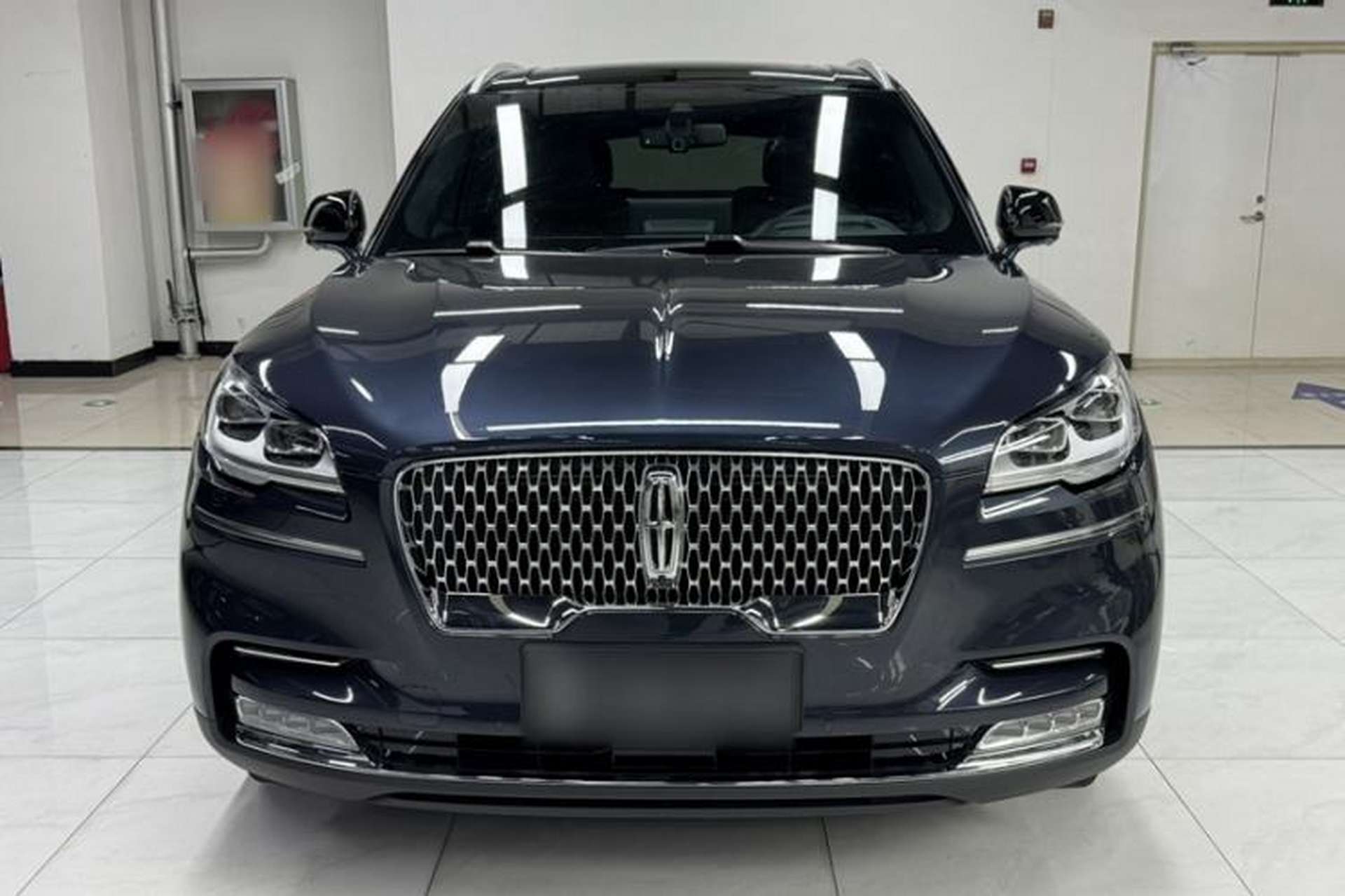Used Lincoln Aviator 2021 3.0T V6 All-Wheel-Drive Executive Edition Exterior 4