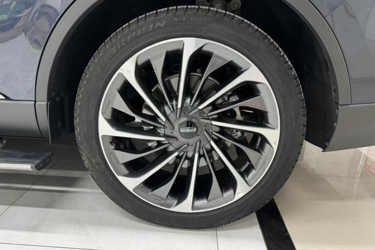 Used Lincoln Aviator 2021 3.0T V6 All-Wheel-Drive Executive Edition Exterior 5