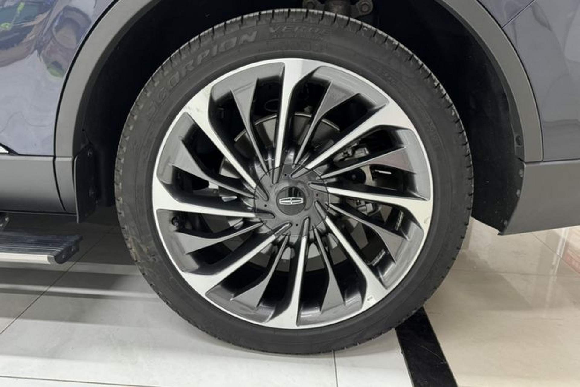 Used Lincoln Aviator 2021 3.0T V6 All-Wheel-Drive Executive Edition Exterior 5