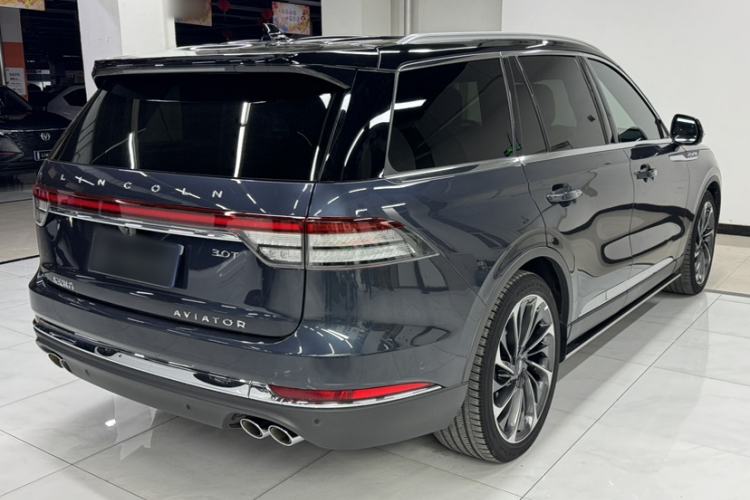 Used Lincoln Aviator 2021 3.0T V6 All-Wheel-Drive Executive Edition Exterior 7