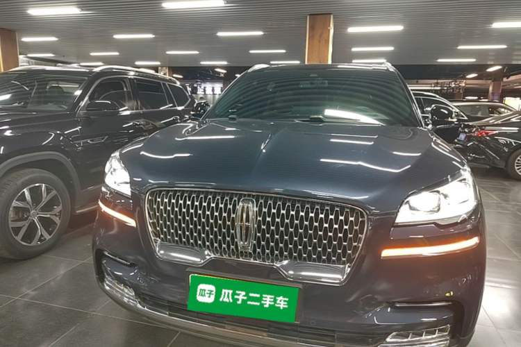 Used Lincoln Aviator 2021 3.0T V6 All-Wheel-Drive Executive Edition Front