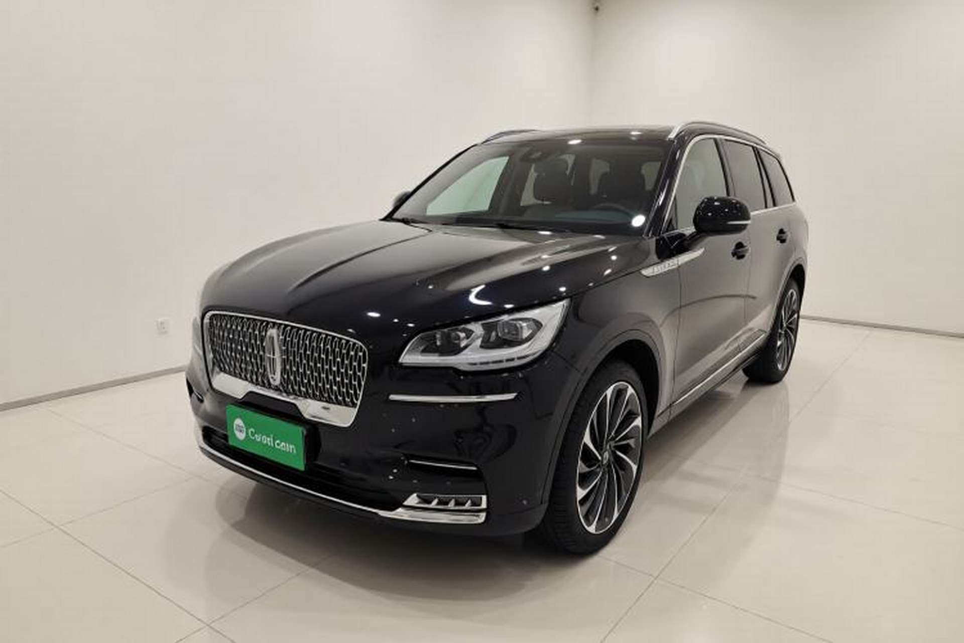 Used Lincoln Aviator 2021 3.0T V6 All-Wheel-Drive Executive Edition Front Left 45 Deg