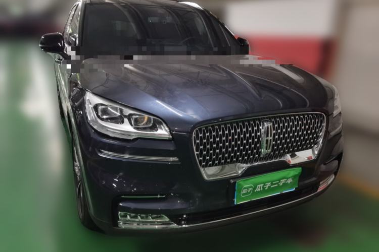 Used Lincoln Aviator 2021 3.0T V6 All-Wheel-Drive Executive Edition Front Right 45 Deg