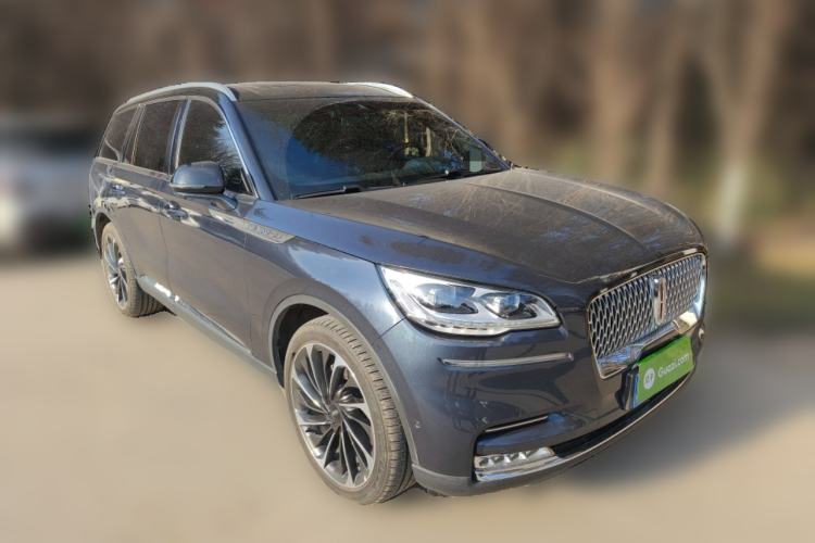 Used Lincoln Aviator 2021 3.0T V6 All-Wheel-Drive Executive Edition Front Right 45 Deg
