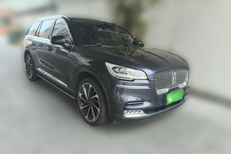 Used Lincoln Aviator 2021 3.0T V6 All-Wheel-Drive Executive Edition Front Right 45 Deg