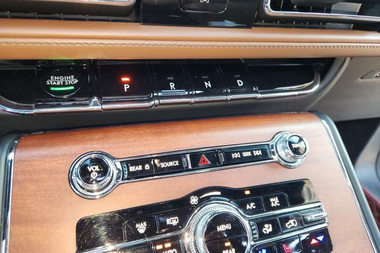 Used Lincoln Aviator 2021 3.0T V6 Four-Wheel Drive Zunya Edition Gear Lever