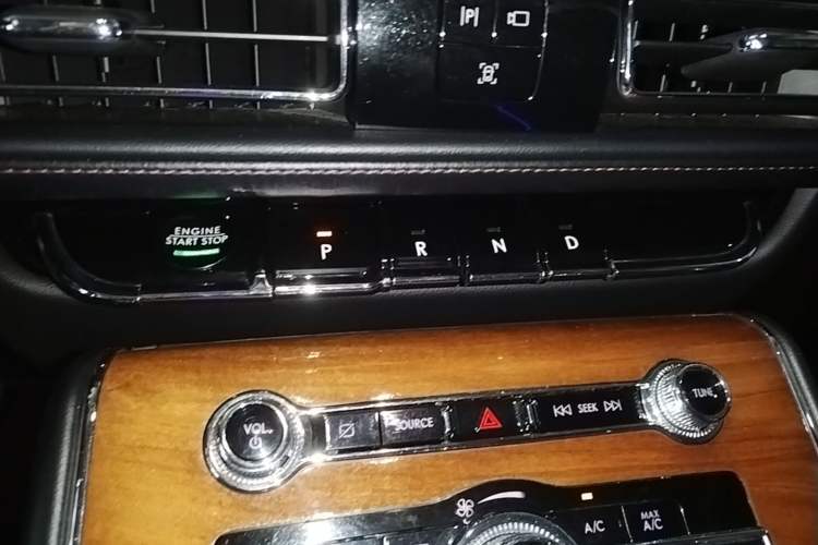 Used Lincoln Aviator 2021 3.0T V6 Four-Wheel Drive Luxury Edition Gear Lever