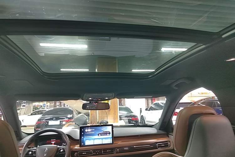Used Lincoln Aviator 2021 3.0T V6 All-Wheel-Drive Executive Edition Headliner