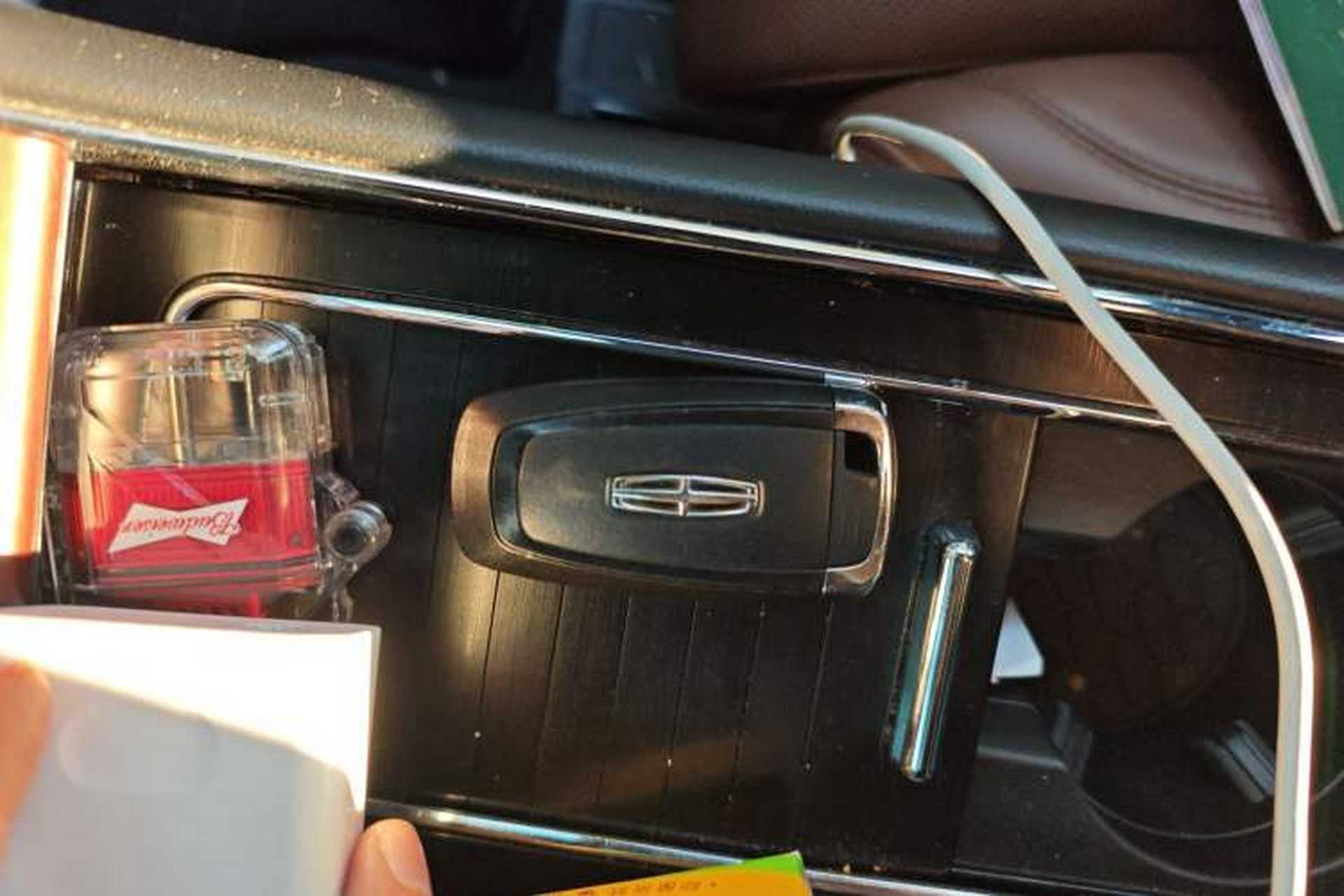 Used Lincoln Aviator 2021 3.0T V6 All-Wheel-Drive Executive Edition Interior 1