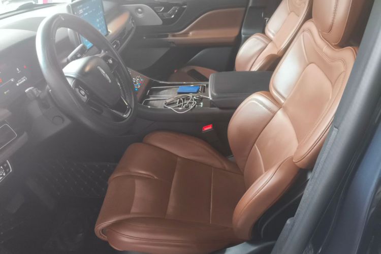 Used Lincoln Aviator 2021 3.0T V6 All-Wheel-Drive Executive Edition Left Front Seat