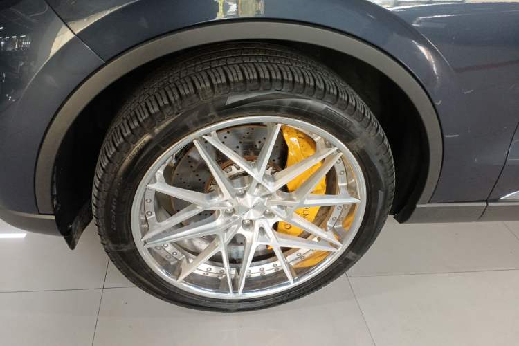 Used Lincoln Aviator 2021 3.0T V6 Four-Wheel Drive Luxury Edition Left Front Wheel Hub