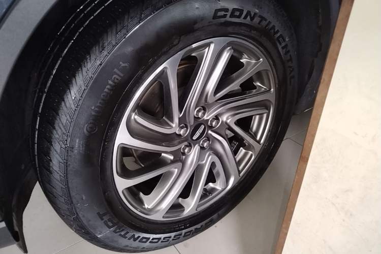 Used Lincoln Aviator 2021 3.0T V6 Four-Wheel Drive Luxury Edition Left Front Wheel Hub